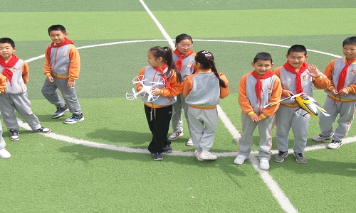 学无人机能给孩子带来什么?家长必知的无人机教育六大优势!【新疆保华润天无人机培训】